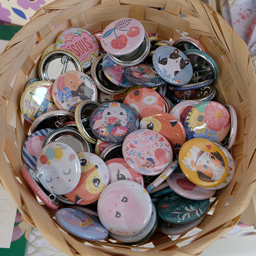 Visuel-Accessoires-broche-Marque-Bulle-Coeur_Le-Carrousel-de-Vern