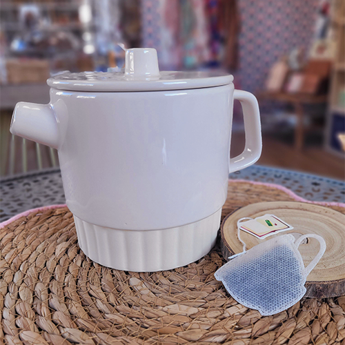 Visuel-Arts-de-vivre-Theiere-Marque-Sema-Design-Le-Carrousel-de-Vern